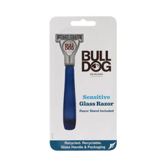 The Sensitive Glass Razor features a blue recycled glass handle and comes with a razor stand. Ideal for sensitive skin, both the handle and packaging are recycled and recyclable.